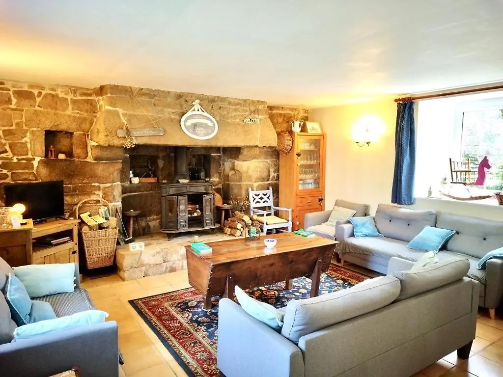 Holiday home Chestnut Villa Langoelan France